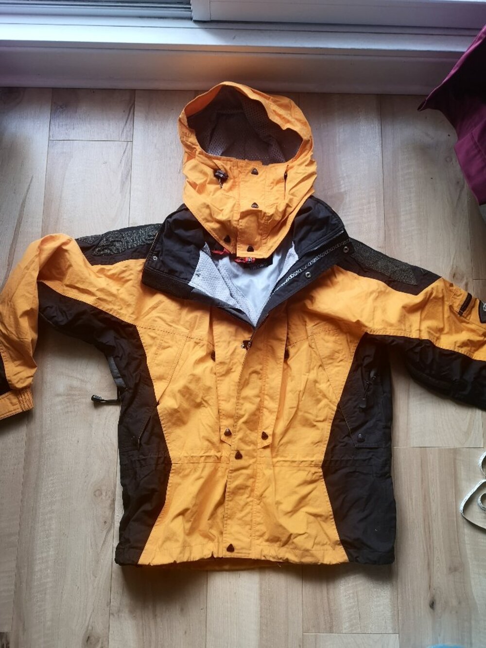 Vintage Helly Hansen Gore-Tex Style Jacket | Kevlar Shoulders | M | Orange Black